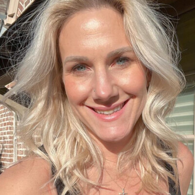 Profile picture of Angela