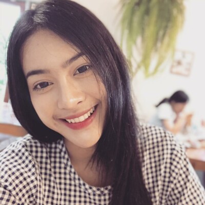 Profile picture of Juliana