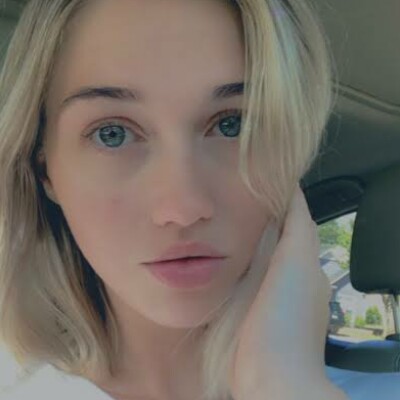 Profile picture of Sarah Julie