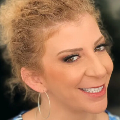 Profile picture of Sara jay