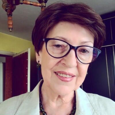 Profile picture of Julia