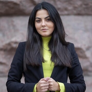 Profile picture of alinacode