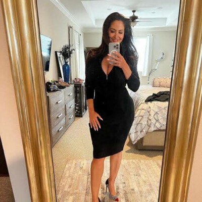 Profile picture of Angela