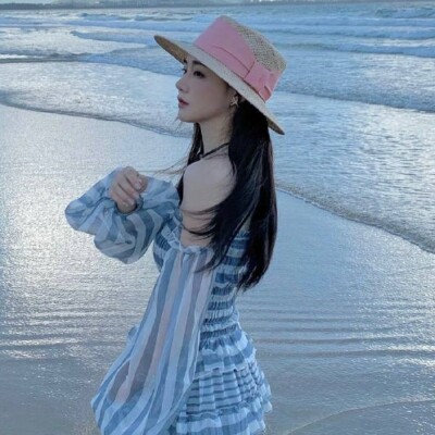 Profile picture of Ella