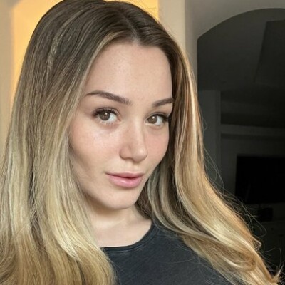 Profile picture of Sharon grey