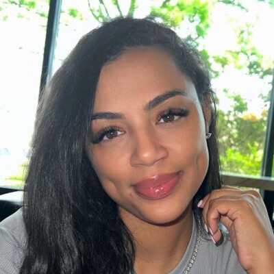 Profile picture of Olivia Annette
