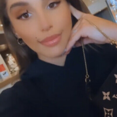 Profile picture of Ella