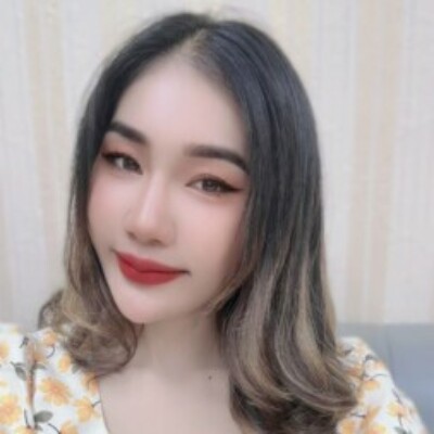 Profile picture of Lena