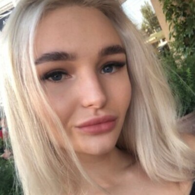 Profile picture of Julia