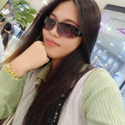 Profile picture of Ella