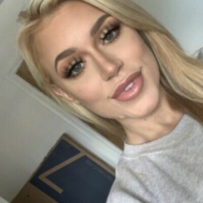Profile picture of Elle Brooke